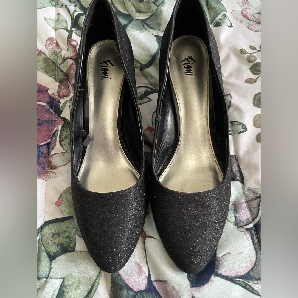 Fioni black glittery low heels. Worn twice. Size 11. EUC